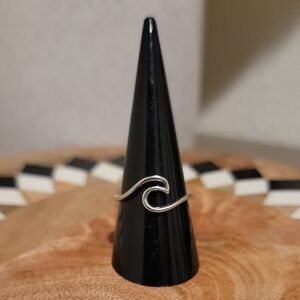 925 Silver Minimalist Wave Ring Size 9